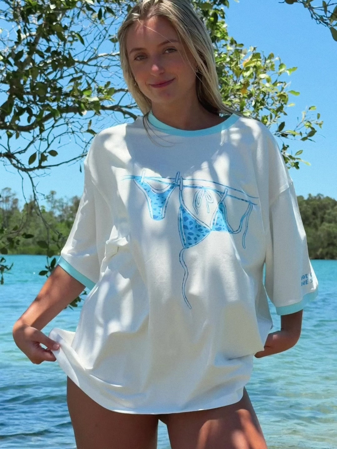 ISLAND HOPPING OVERSIZE TEE